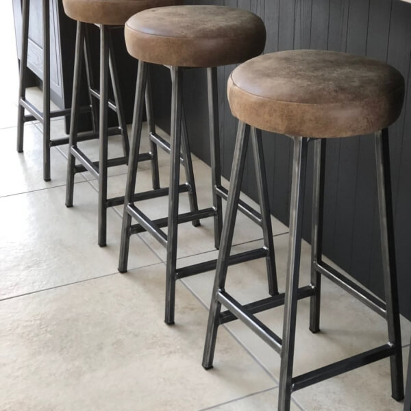 Scaffold bar deals stool